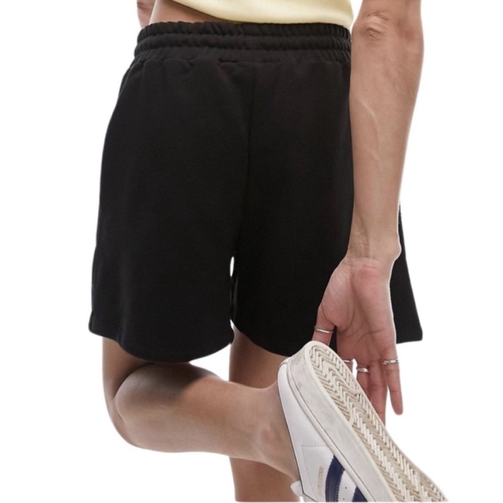 NWT Topshop Women's Black Sweat Shorts - Picture 2 of 5